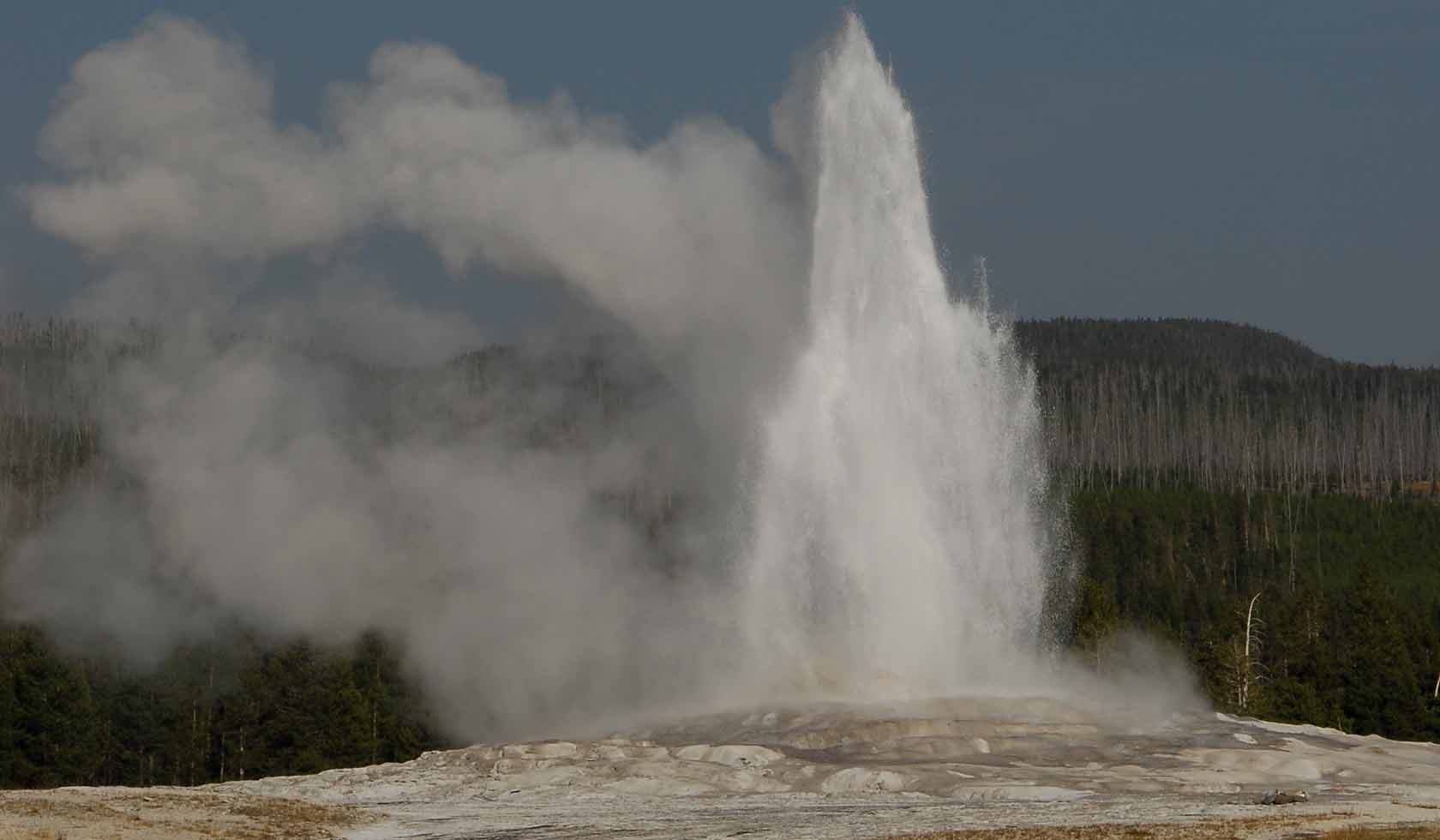 Giant Geyser - Photo 1