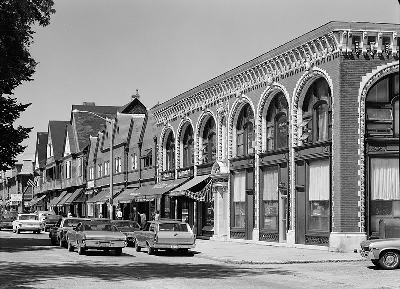 Bellevue Avenue-Casino Historic District - Photo 1