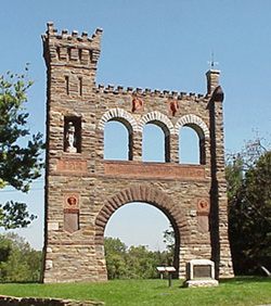 War Correspondents Memorial Arch - Photo 1