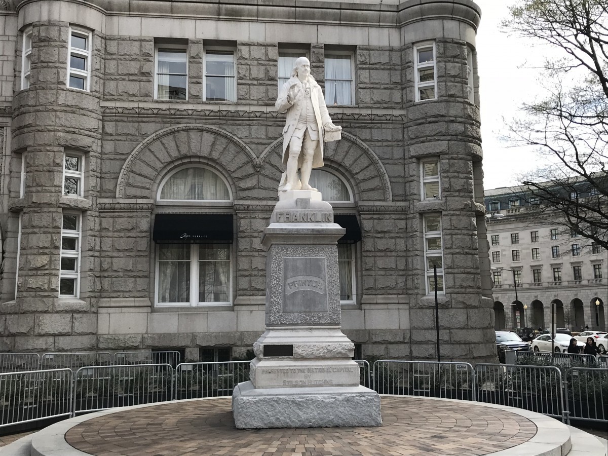 Benjamin Franklin Statue - Photo 1