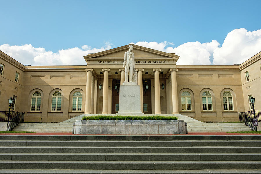 Abraham Lincoln Statue at DC Court of Appeals - Photo 1