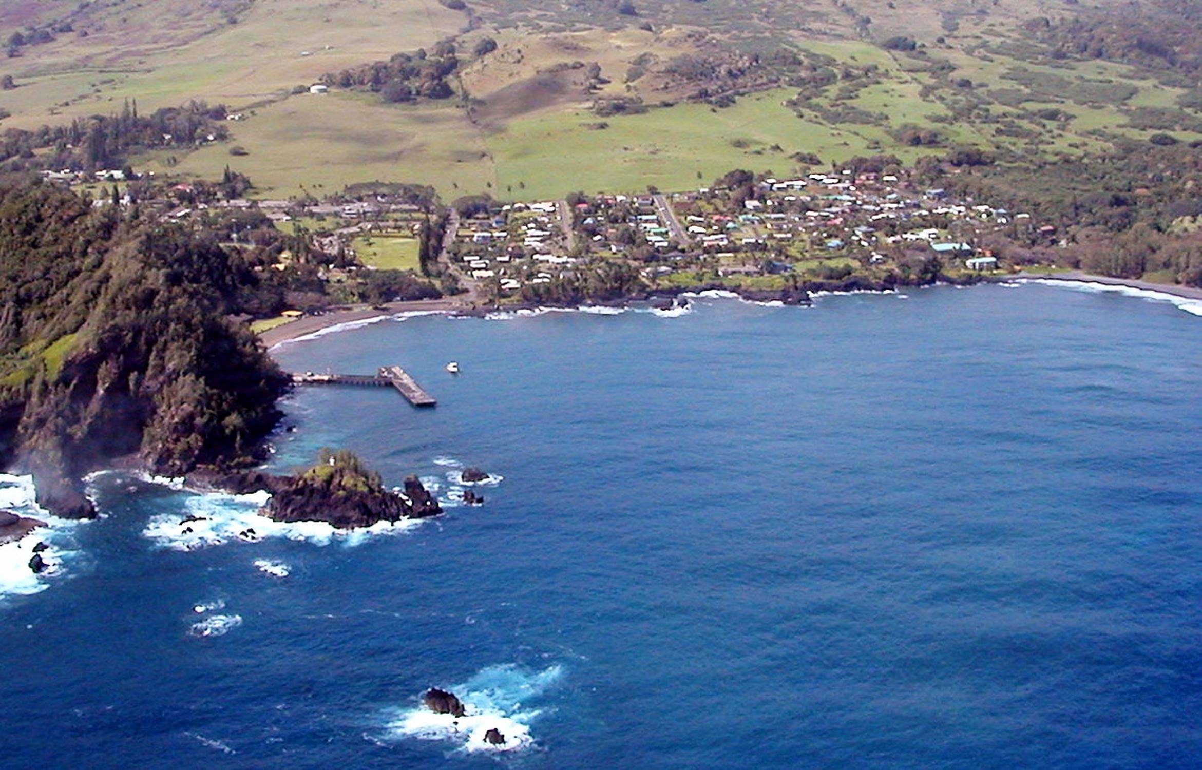 Hāna Bay - Photo 1