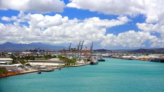 Honolulu Harbor - Photo 1