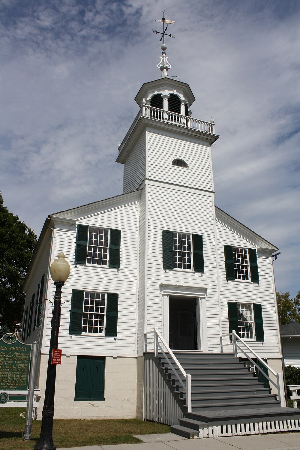 Mission Church - Photo 1