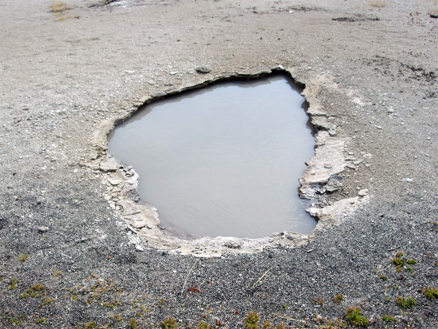 Infant Geyser - Photo 1