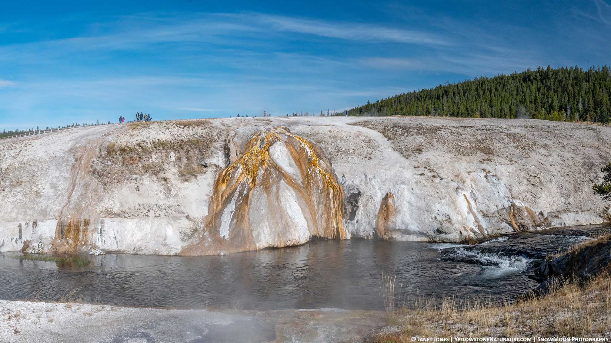 Cascade Geyser - Photo 1