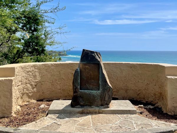 Amelia Earhart Monument - Photo 1