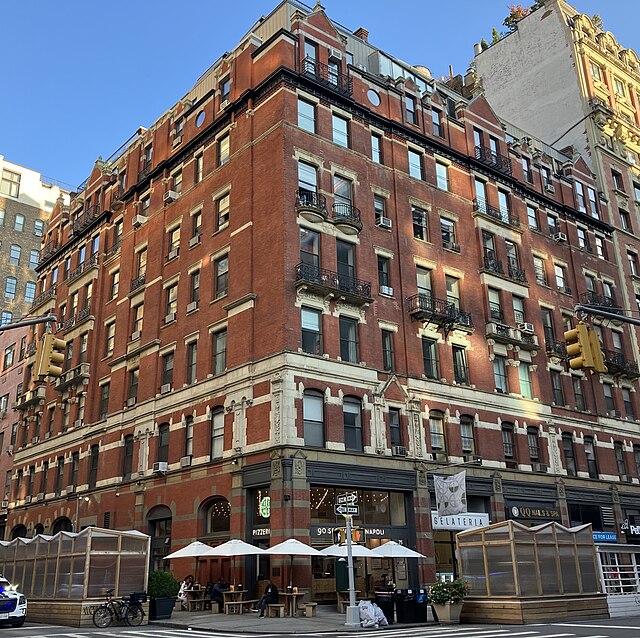 The Albert - Photo 1