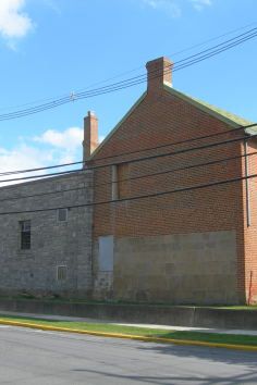 Old Hampshire County Sheriff's Residence and Jail - Photo 1