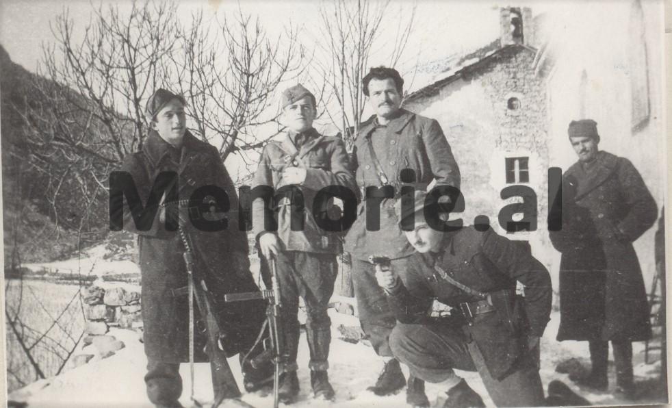"Headquarters of the 3rd Corps" - Photo 1