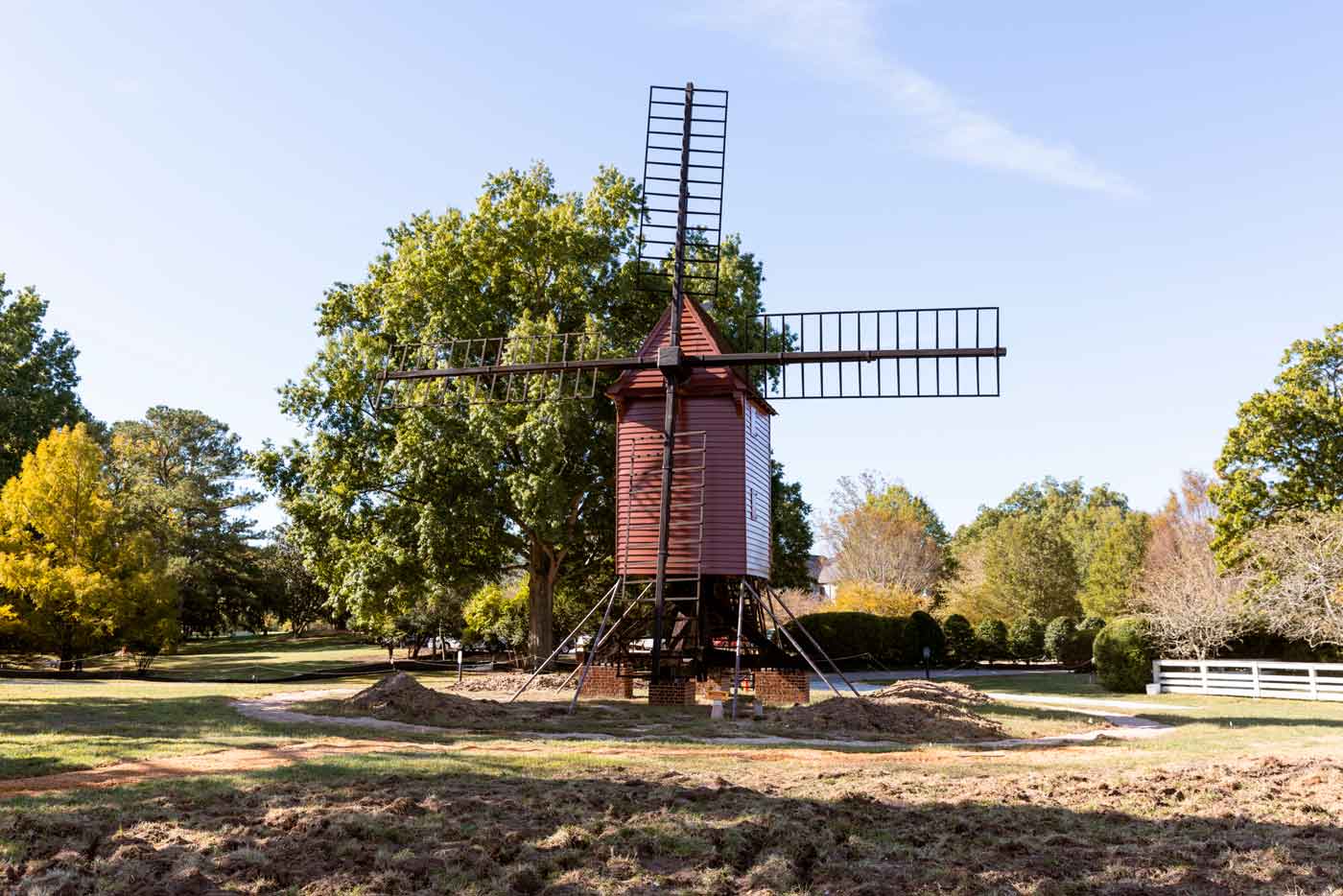 Robertson's Windmill - Photo 1