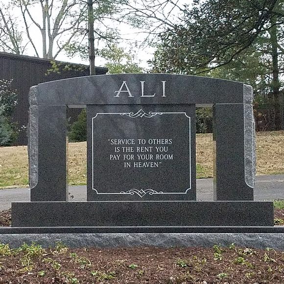 Muhammad Ali's Grave - Photo 1