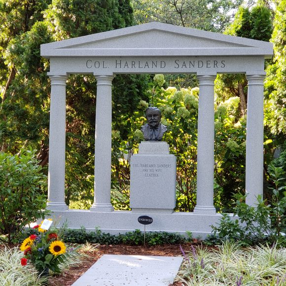 Colonel Harland Sanders' Grave - Photo 1