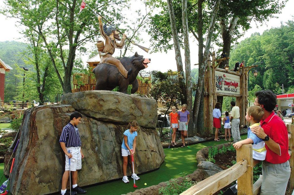 Ripley's Davy Crockett Mini-Golf - Photo 1