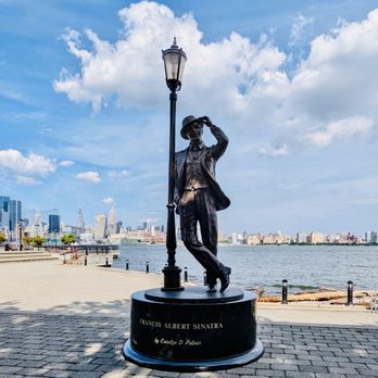 Sinatra Park - Photo 1