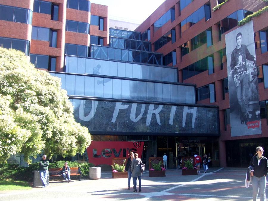 Levi's Plaza - Photo 1