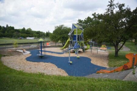 Folwell Park - Photo 1