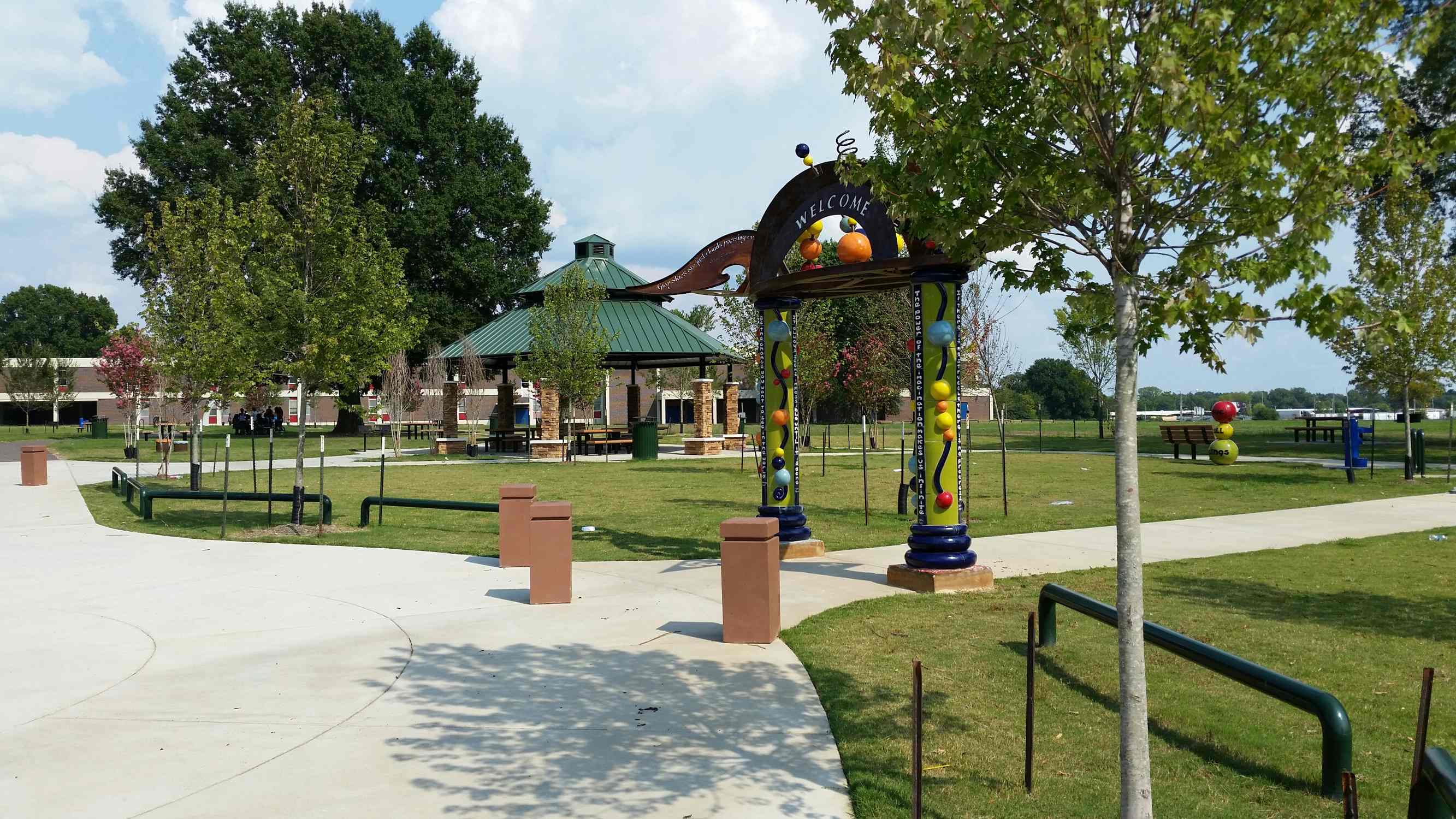Memphis Park - Photo 1