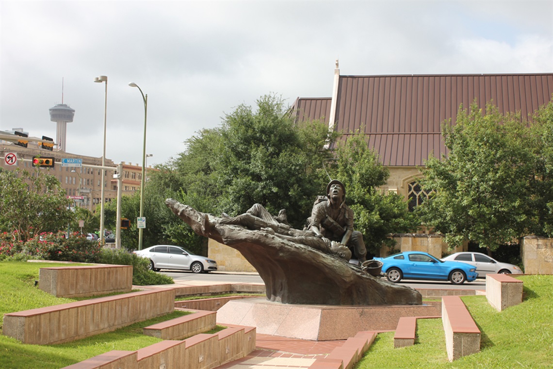 Veterans Memorial Plaza - Photo 1