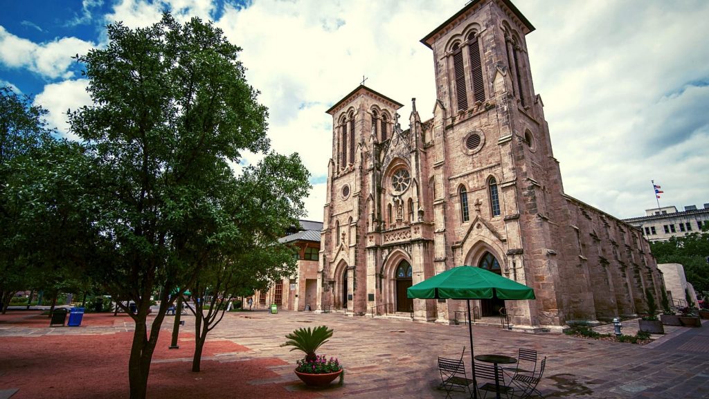 Main Plaza - Photo 1