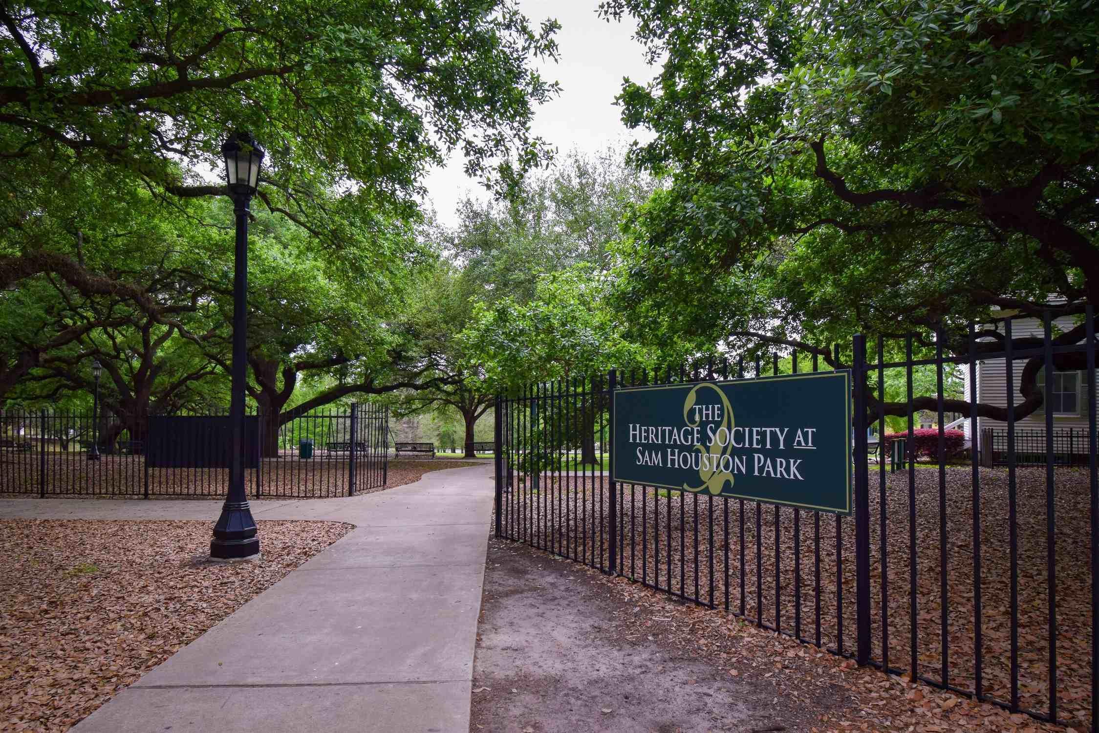 Sam Houston Park - Photo 1