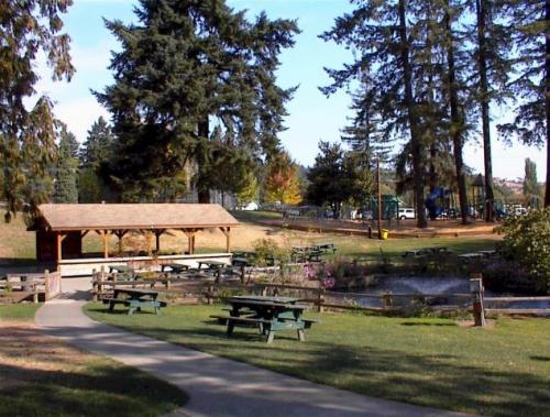Willamette Park - Photo 1