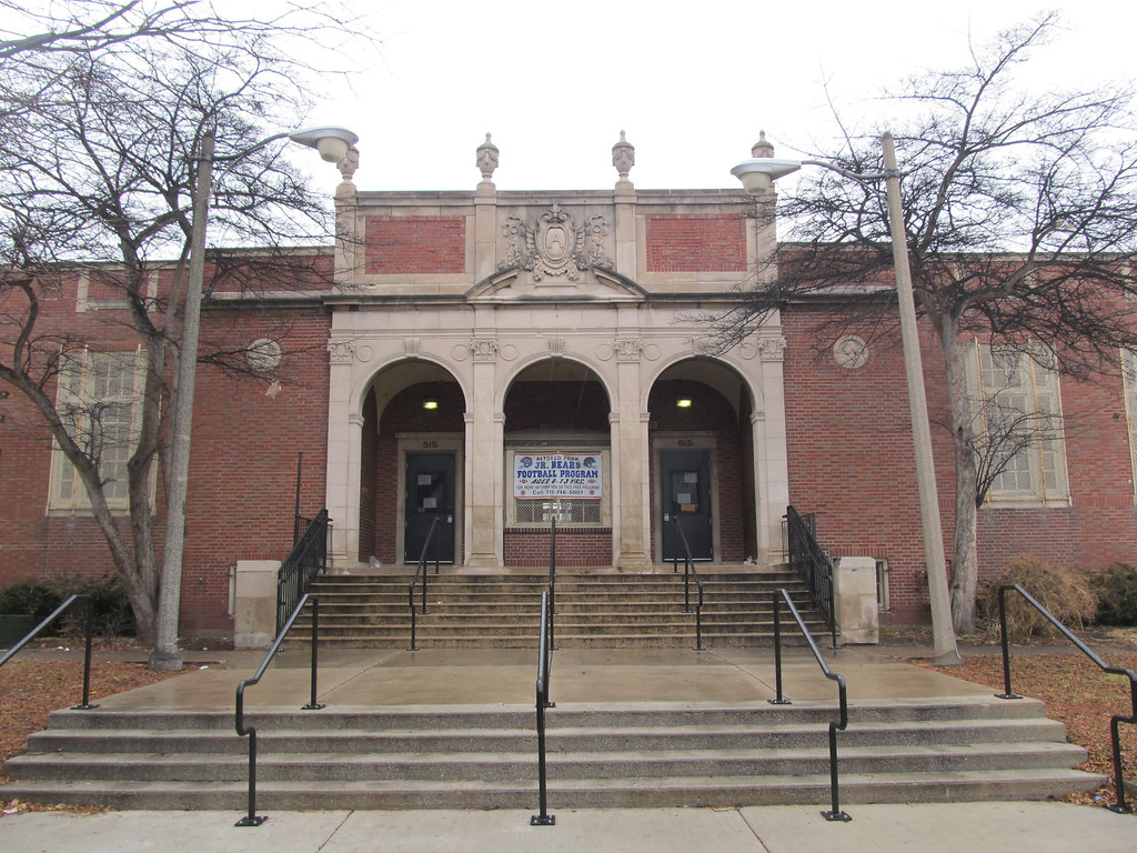 Altgeld Park - Photo 1