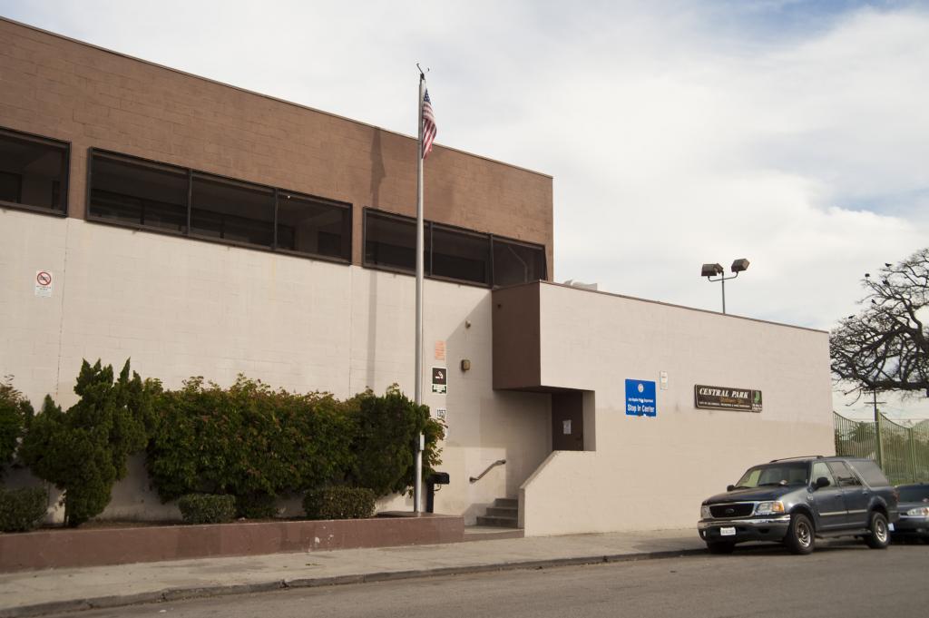 Central Park Recreation Center - Photo 1
