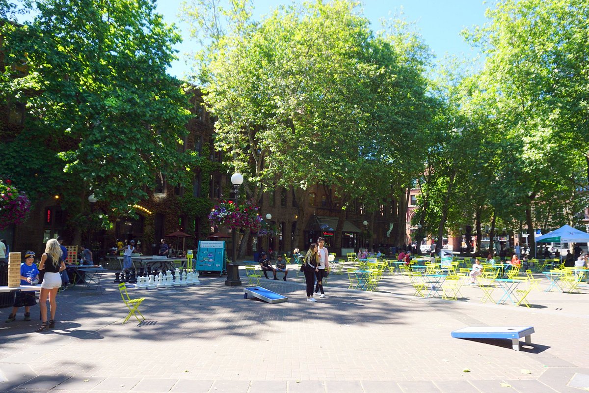 Occidental Square - Photo 1