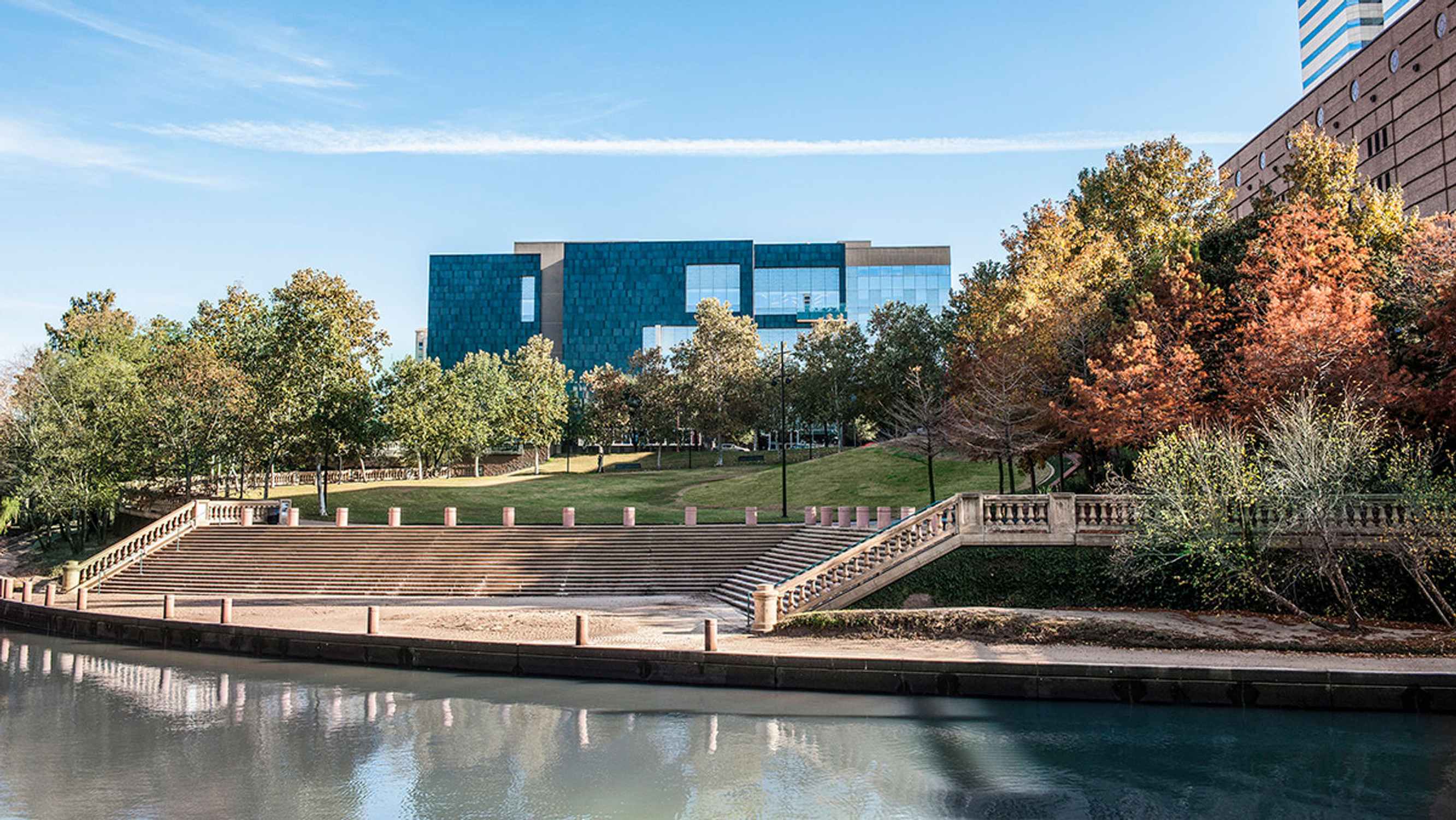 Sesquicentennial Park - Photo 1