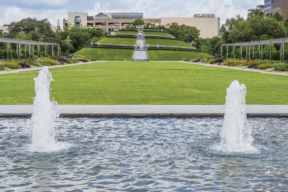 McGovern Centennial Gardens - Photo 1