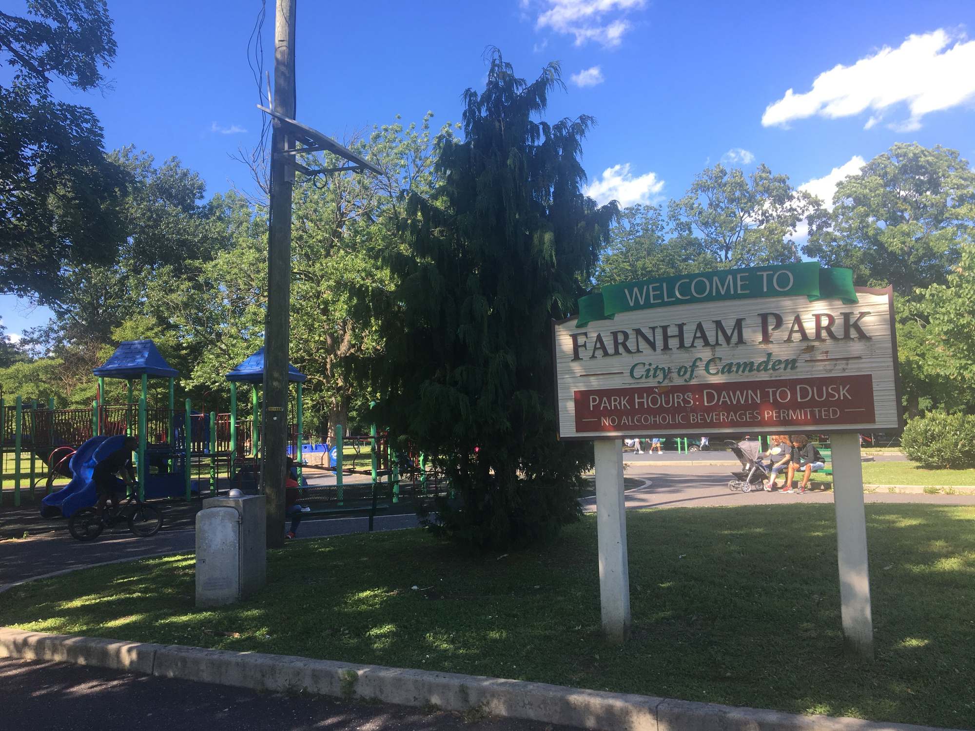 Farnham Park - Photo 1