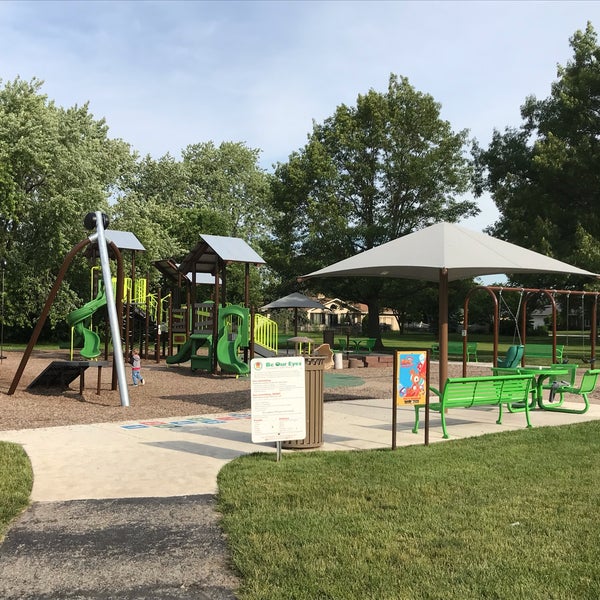 Veterans Park - Photo 1