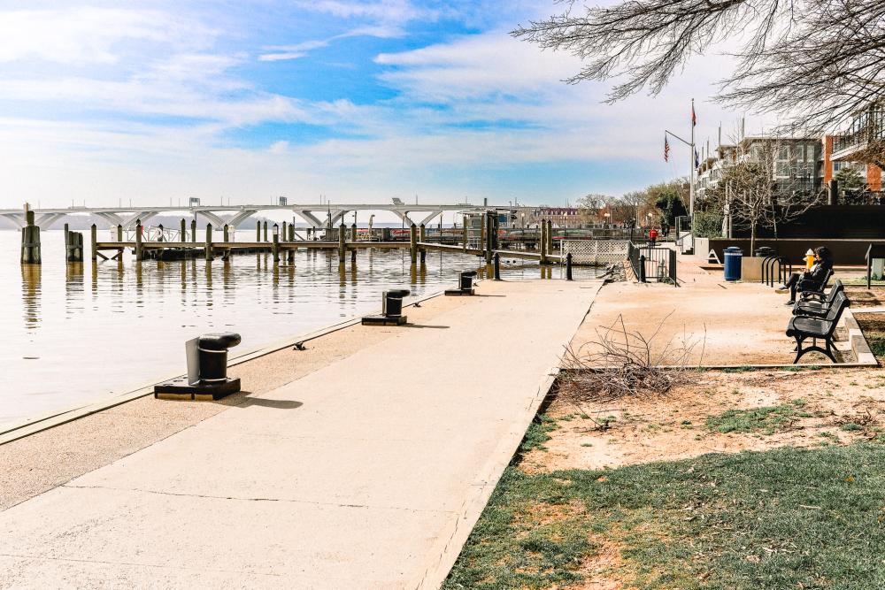 Waterfront Park - Photo 1