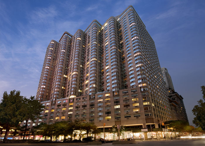 30 Lincoln Plaza - Photo 1
