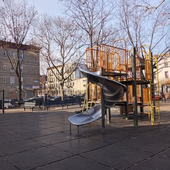 Rainbow Playground - Photo 1