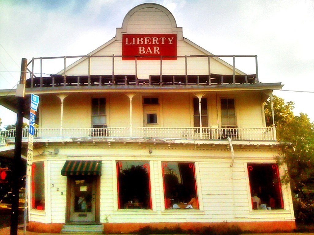 Liberty Bar - Photo 1