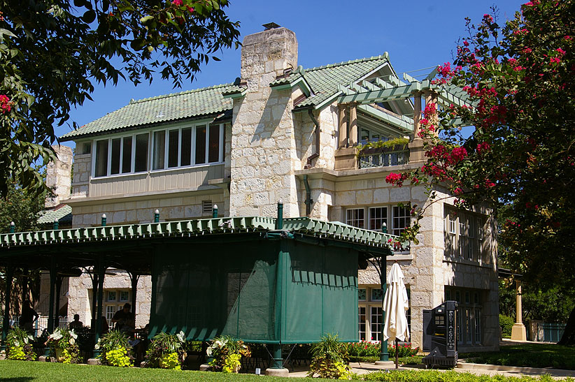Guenther House - Photo 1