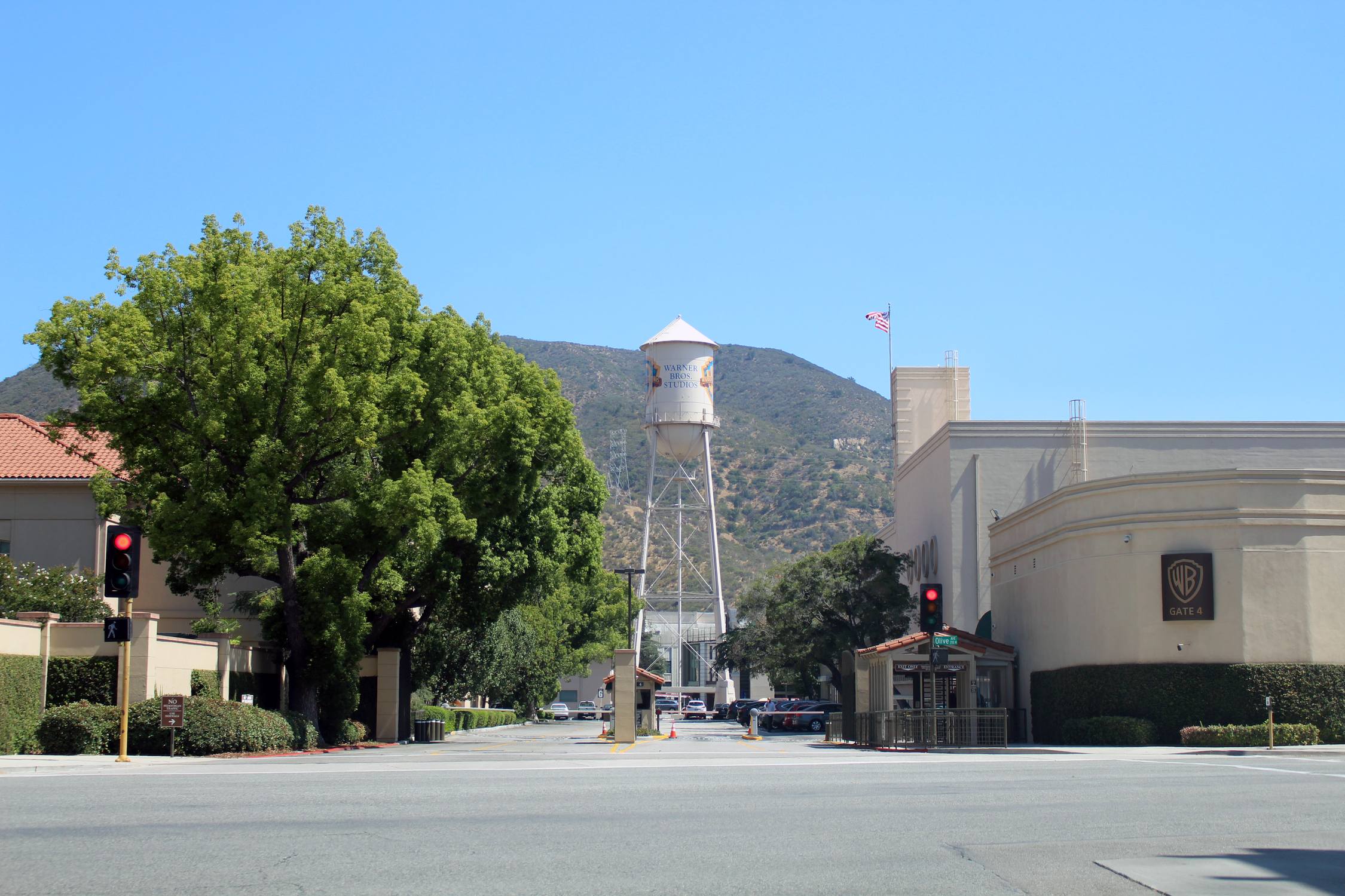 Warner Bros. Studios - Photo 1