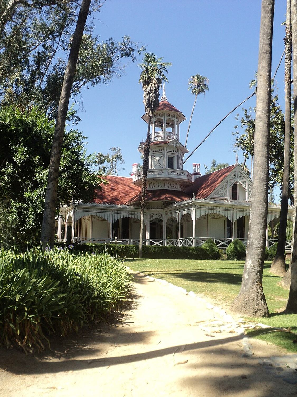 Queen Anne Cottage and Coach Barn - Photo 1