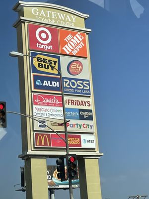 Gateway Towne Center - Photo 1