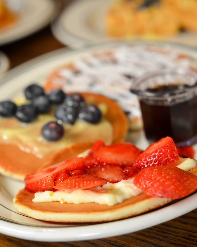 Mimi's Cafe - Downey - Photo 1