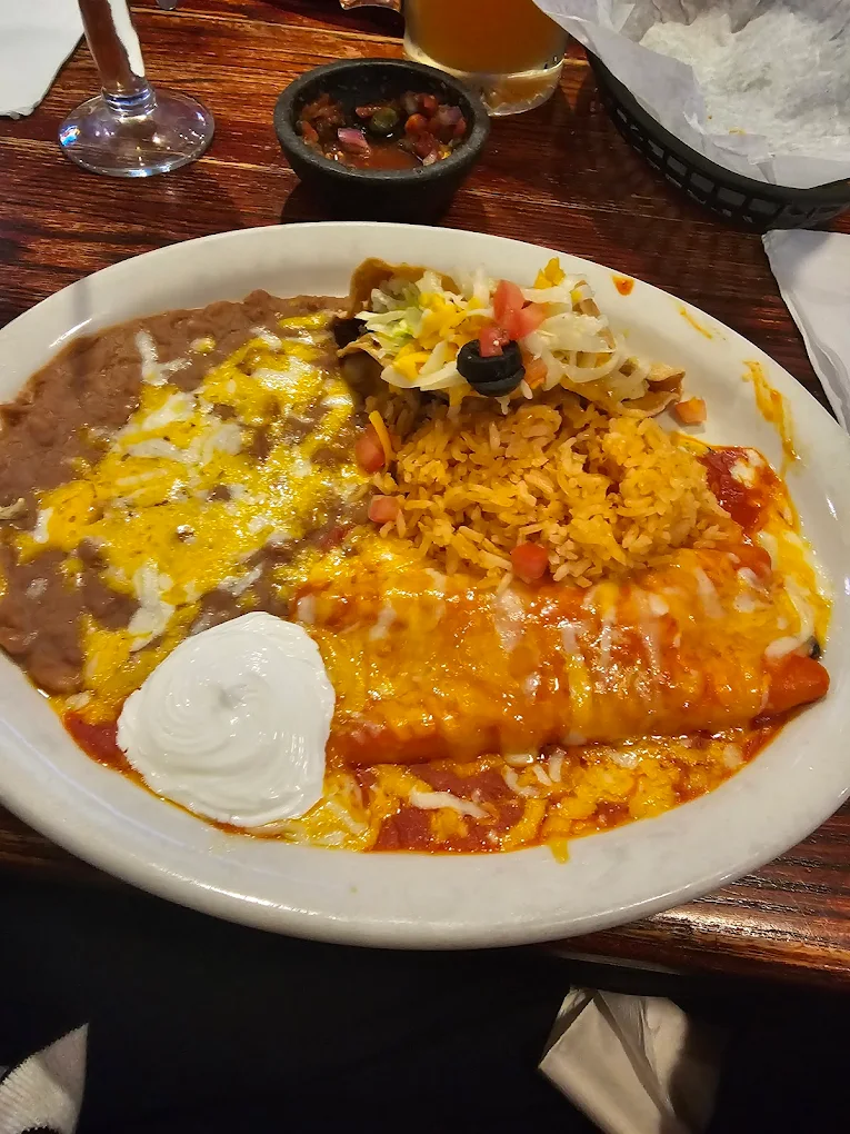 El Sombrero Restaurant - Photo 1