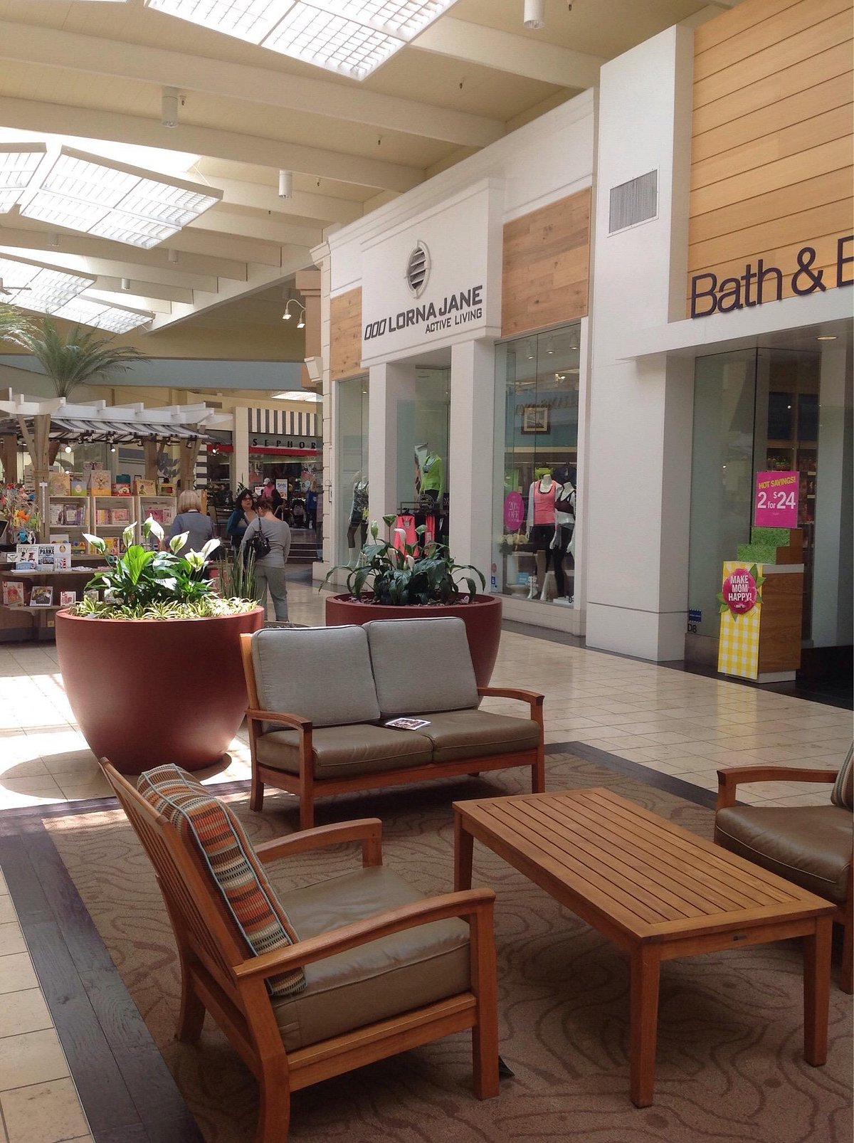Manhattan Village Mall - Photo 1