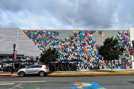 Bleeding Hearts (mural) - Photo 1
