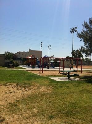Montebello City Park - Photo 1