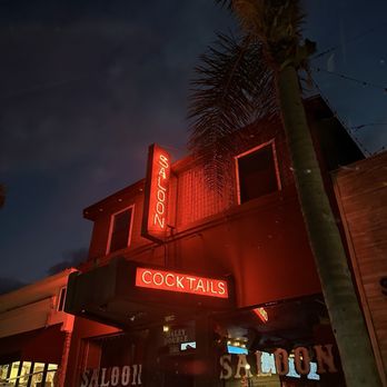 The Saloon - Photo 1
