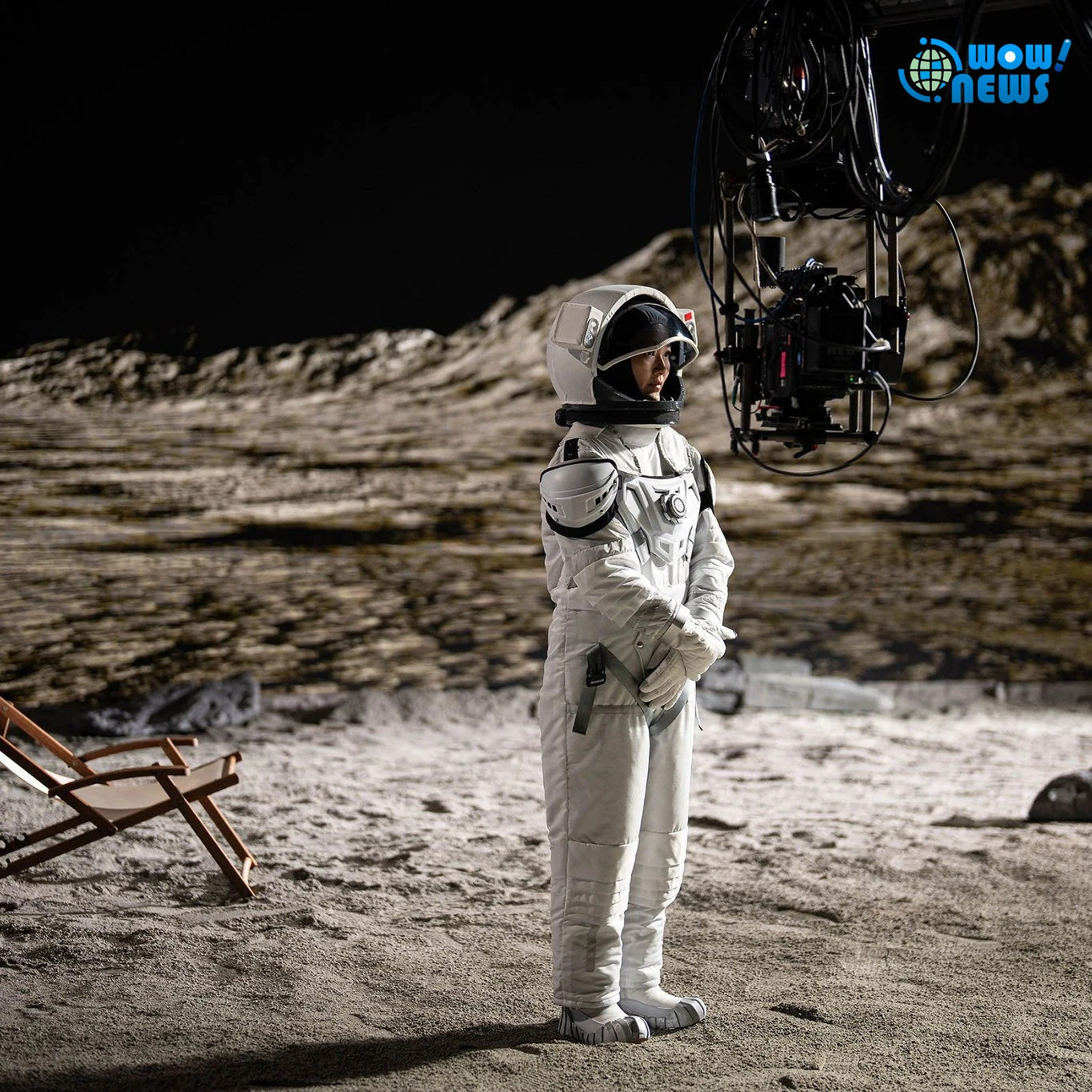 蔡淳佳拍MV穿太空裝熱翻 虛擬棚登火星直呼像泡溫泉 - 照片 5