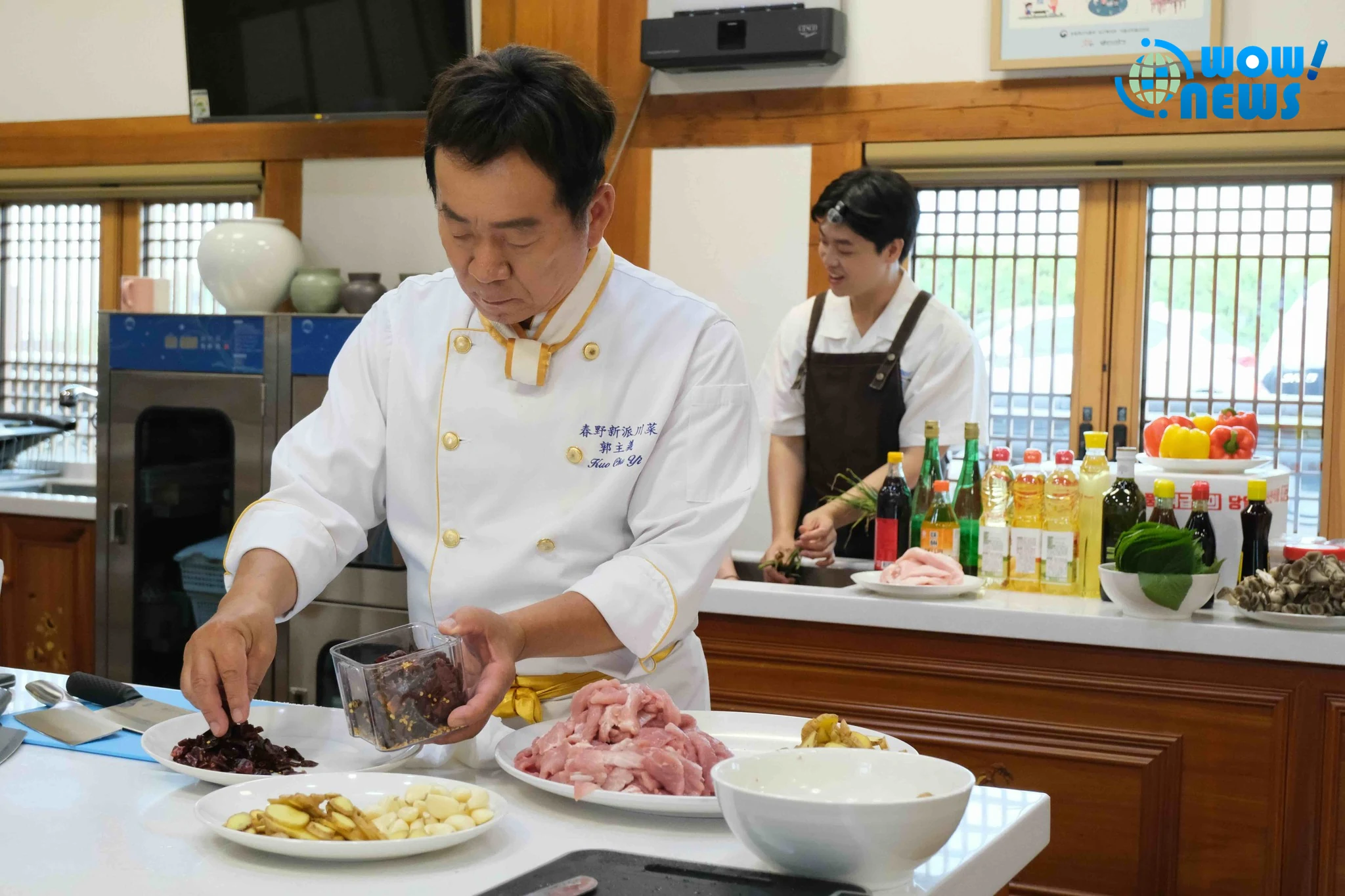 《嗨!營業中》遠赴韓國挑戰任務 郭主義做三杯料理陷食材危機 - 照片 2