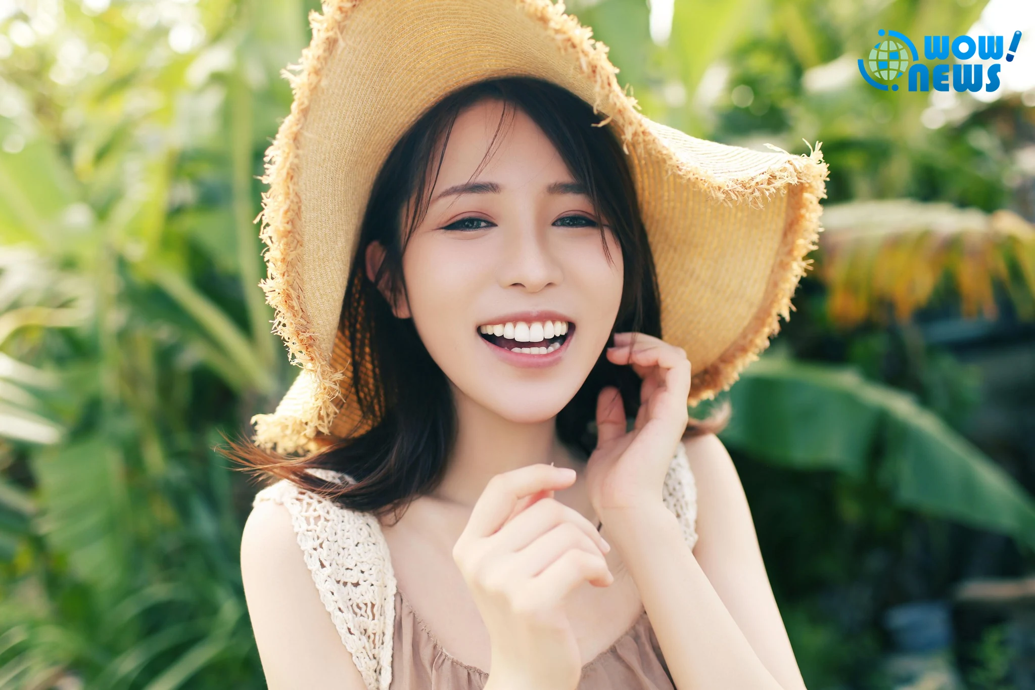 最美牙醫劉芷伊推首本寫真 性感白袍預購奪博客來冠軍 - 照片 3